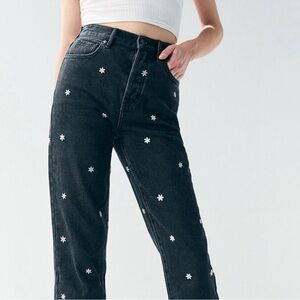 PACSUN black wash jeans with embroidered flowers
High Rise Straight